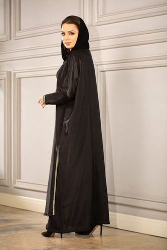 عباية بشت اسود بكلفة ذهبي