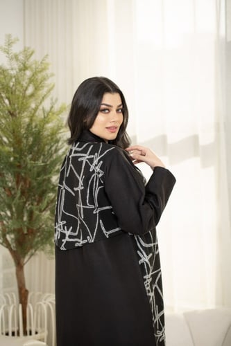 عباية اسود جوخ بتطريز مميز