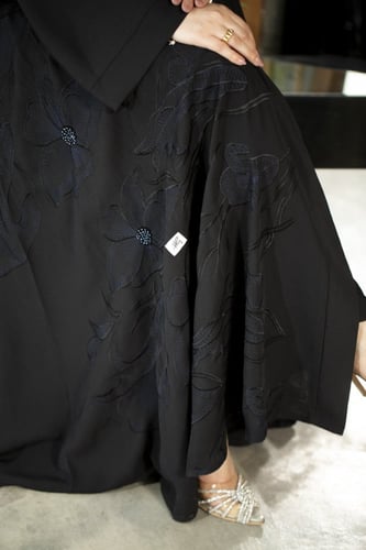 عباية كلوش كريب امريكي بتطريز كحلي