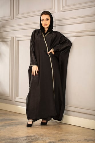 عباية بشت اسود بكلفة ذهبي