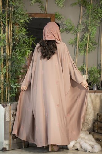 عباية وردي نص بشت بتطريز وردي