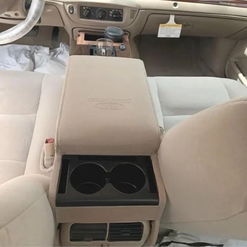 تكاية فورد فكتوريا - جراند ماركيز