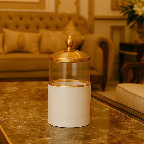 مطبقية حلويات زجاج وبورسلان ابيض بغطاء معدن ذهبي