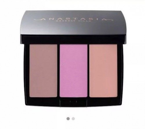 احمرخدود ثلاثي (بول بارتي) - انستازيا