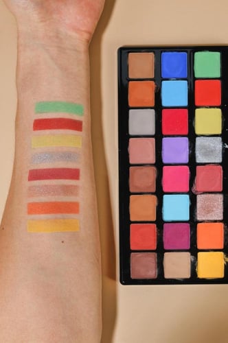 باليت ظل عيون 24 لون من اوفر نايس