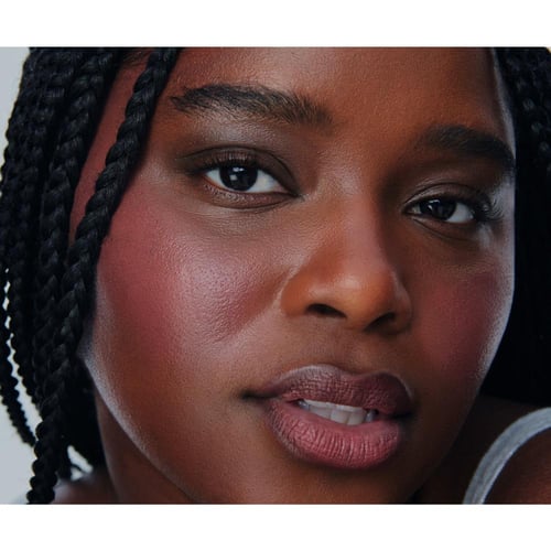 رود هايلي بيبر احمر خدود كريمي - سليبي جيرل