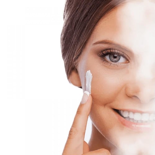 مرطب تفتيح الجسم ديبي وايت اي سي ام - 40 مل