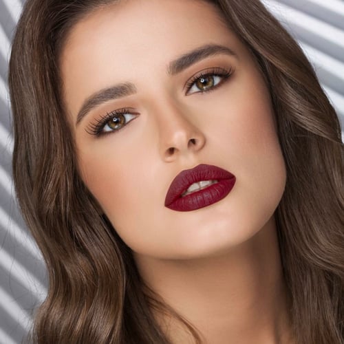 روج ليف مخملي بلون غني مدعم بشمع العسل للاستخدام ا...