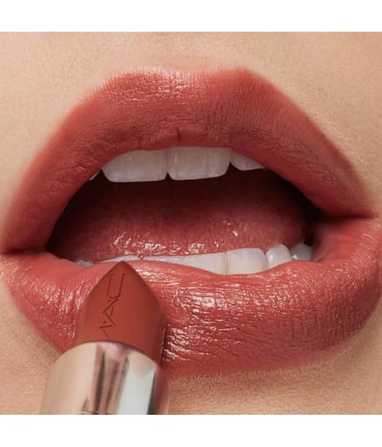 ماك احمر شفاه سليك ساتان - 834 كريم ان يور كوفي مي...