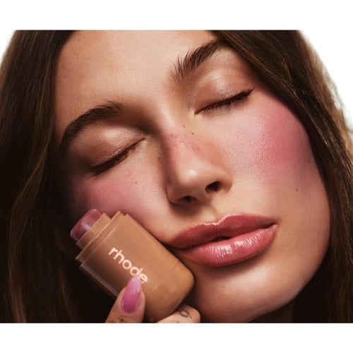 رود هايلي بيبر احمر خدود كريمي - سليبي جيرل