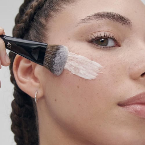 بيوتي باترا فرشاة برو لكريم الاساس 47