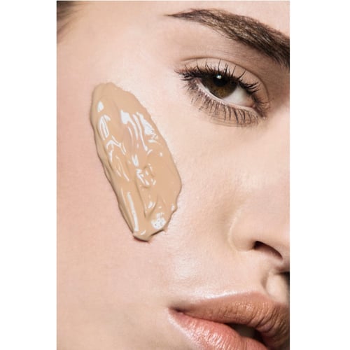 ليف كريم أساس سائل غير لامع تغطيه كامله - AMDER 01