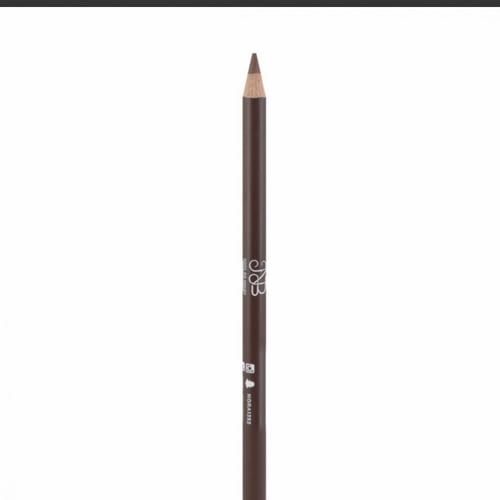 نورة بو عوض قلم كونتور الشفايف 01