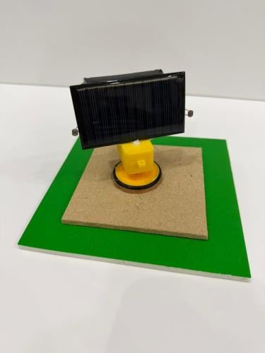 الخلية الشمسية المتتبعة للضوء (Solar Tracker)