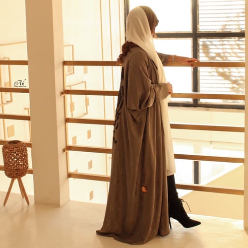 عبايات لون رمادي