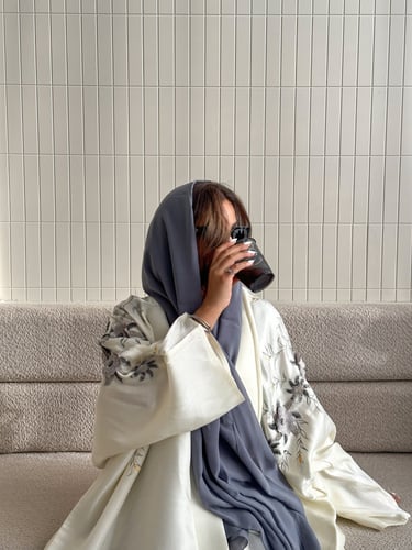 عباية وايت سيدس