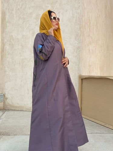 عبايه ملونة