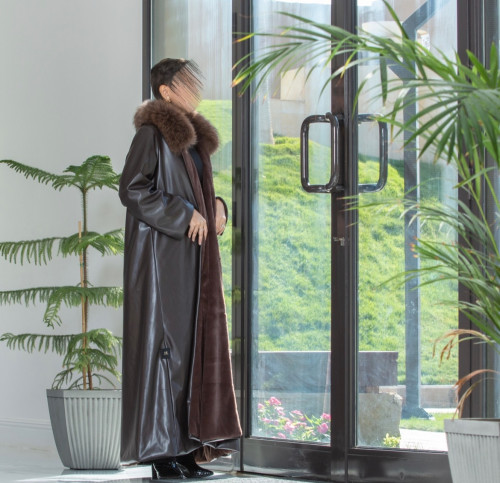 فروه جلد بني مع فرو ايطالي طبيعي مبطنه