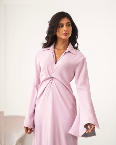 فستان بربطه من الامام