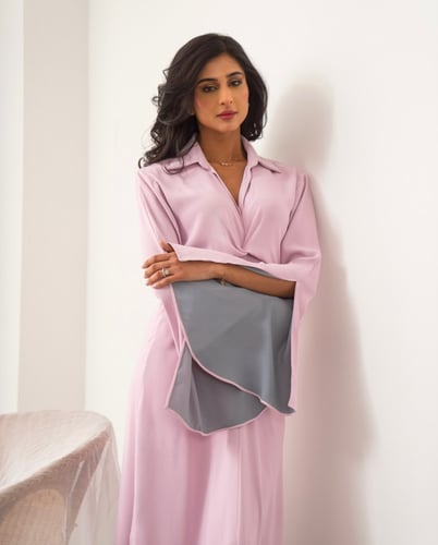 فستان بربطه من الامام