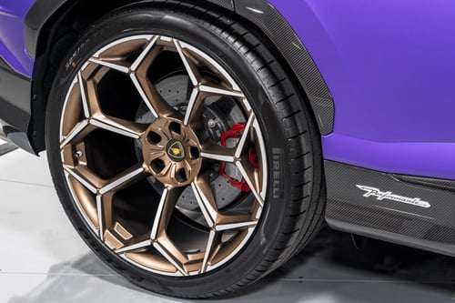 طقم جنوط Lamborghini Urus