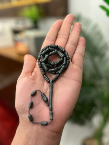 سبحة صنوبري رمادي