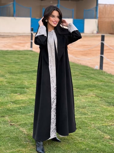 W004-عباية آميرة