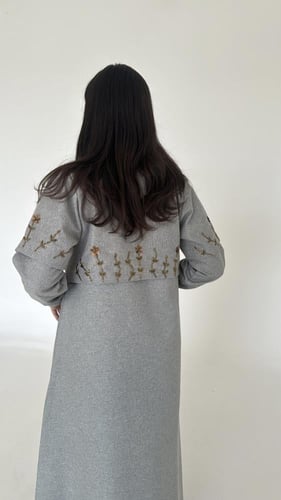 W023 - عباية نُهى