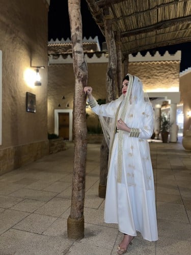 الزي السعودي - أبيض