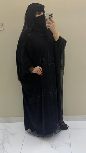 عباية نسف اسود