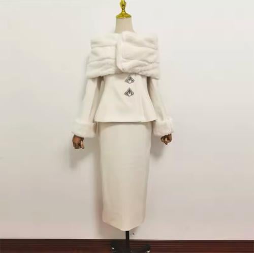 153بليزر فرو مع تنورة