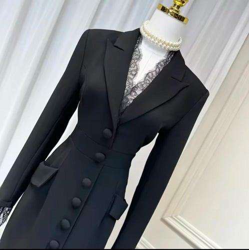 W145فستان رسمي بقصة فرنسية مع دانتيل