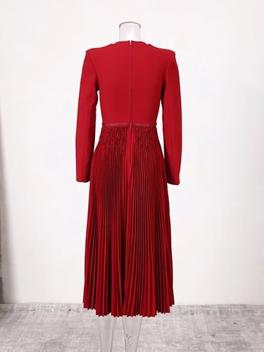 W105فستان أحمر ميد