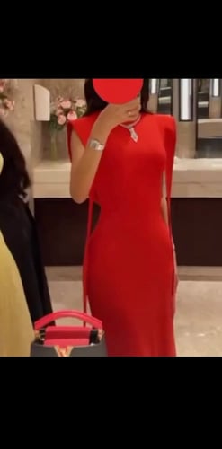 W5 فستان طويل أحمر