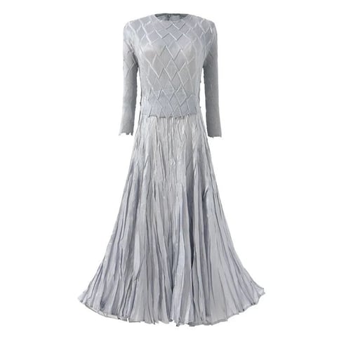 W13فستان طويل ب أكمام طويله بقماش يتمدد