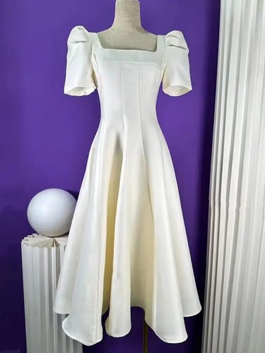 W58فستان بقصة مربعه