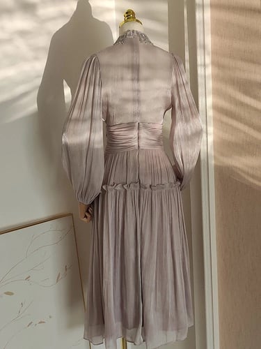 W116فستان مزين بالكرستال