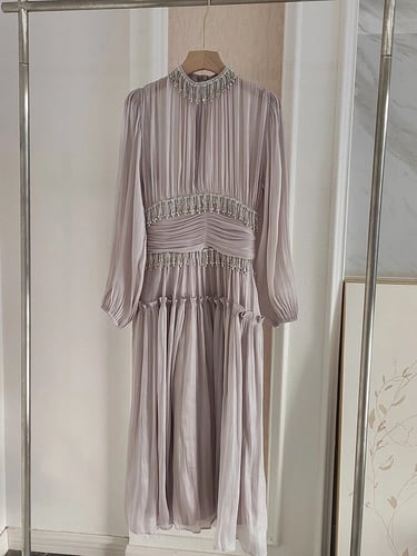 W116فستان مزين بالكرستال