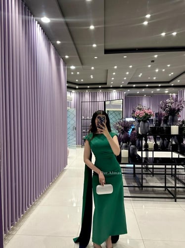 فستان أخضر مبطن ب أزرق