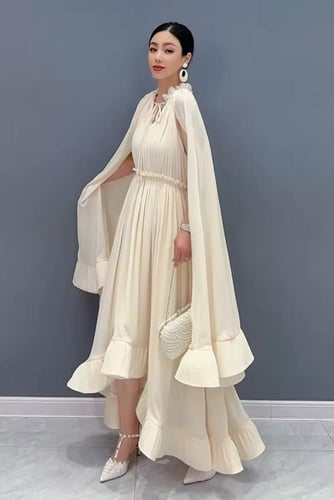 W62فستان ب اكمام طويله واسعه