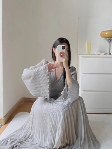 W60فستان بقصة مثلث شيفون مكسر