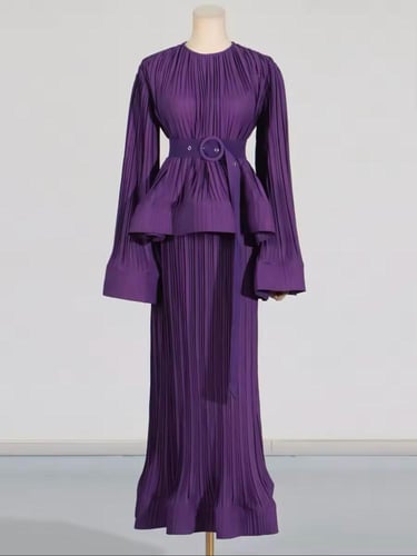 W136فستان أنيق طويل ساتر مكون من قطعتين