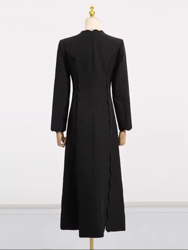 D163 فستان أسود طويل