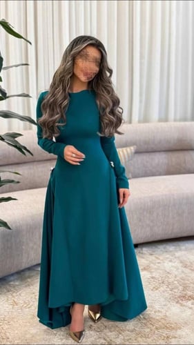 W147 فستان طويل بتصميم أنيق