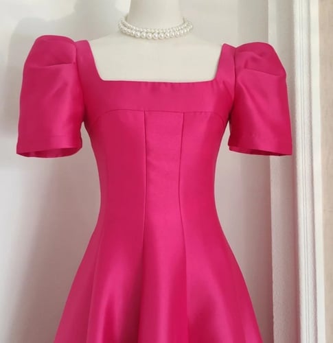 W58فستان بقصة مربعه