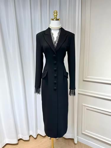 W145فستان رسمي بقصة فرنسية مع دانتيل