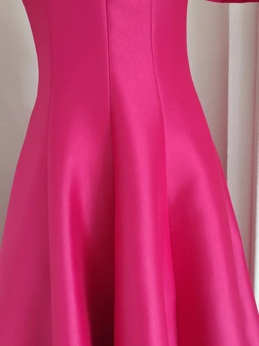 W58فستان بقصة مربعه