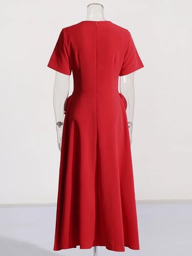 W113فستان أنيق مزين بالورد