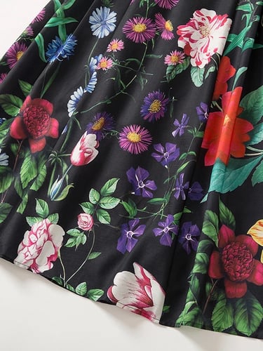 W42فستان منقش بالورد والخرز