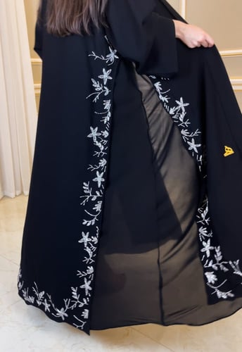 القماش كريب ملكي +شيفون بالجوانب